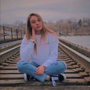 Meet your Posher, Eva